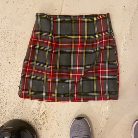 Plaid mini skirt like new - Picture 4 of 5